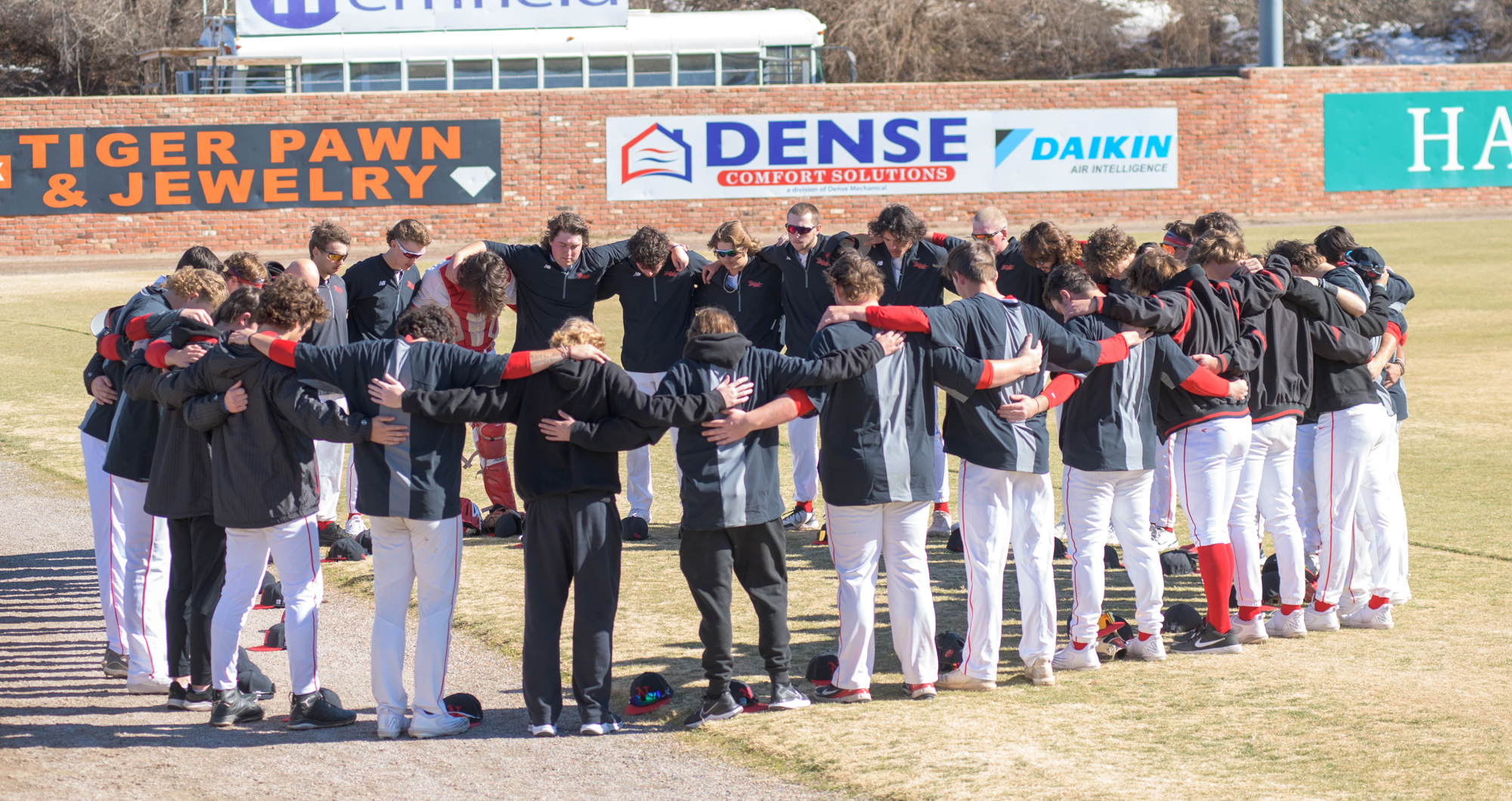Jets drop mid-week game to Hutchinson 6-4
