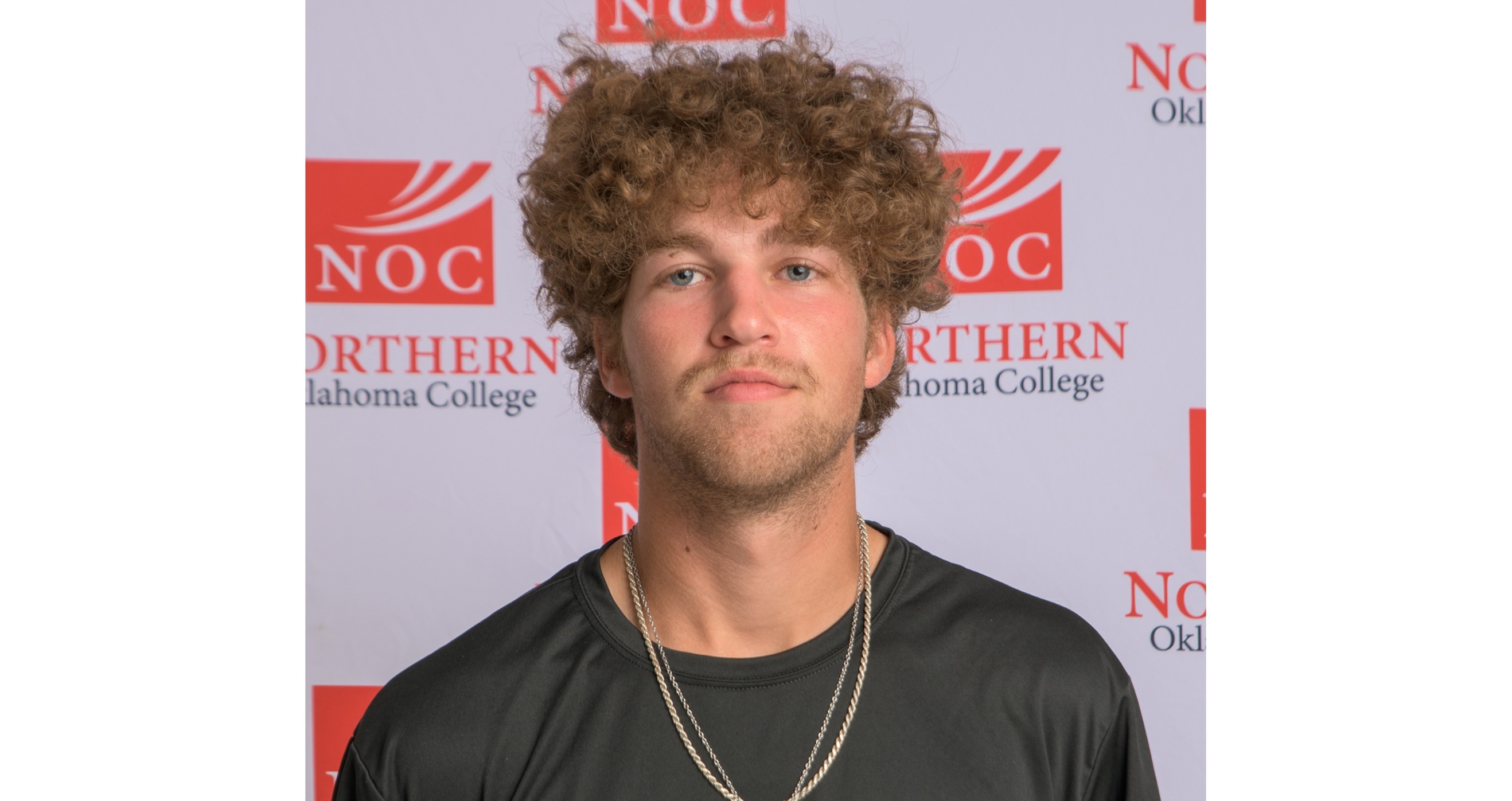 Jets split two games with Iowa Central